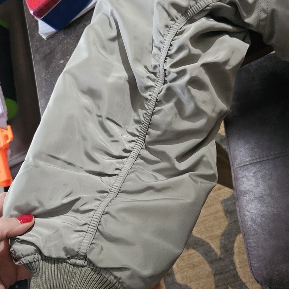 H&m Light Sage oversized bomber - Picture 5 of 9